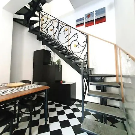 A - Etna - Black And White Holiday home *