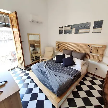 Holiday home A - Etna - Black And White