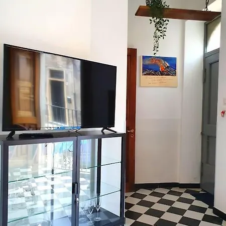 Holiday home A - Etna - Black And White