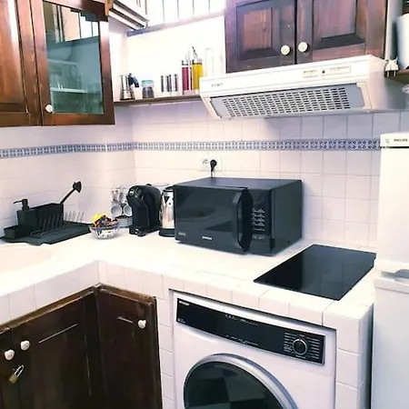 A - Etna - Black And White Vakantiehuis *